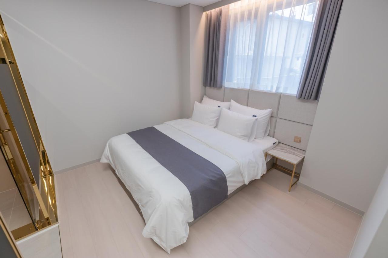 Denbasta Central Hotel Seomyeon Busan Bagian luar foto