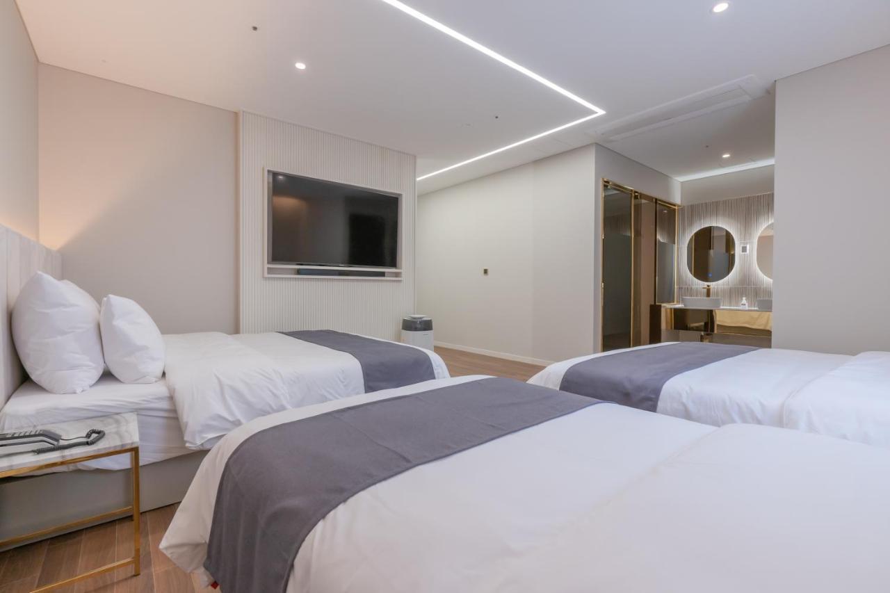 Denbasta Central Hotel Seomyeon Busan Bagian luar foto