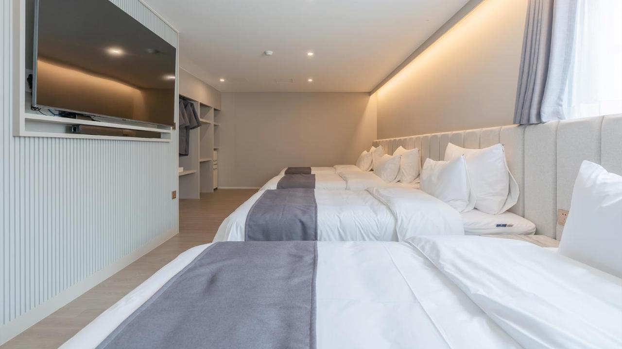 Denbasta Central Hotel Seomyeon Busan Bagian luar foto