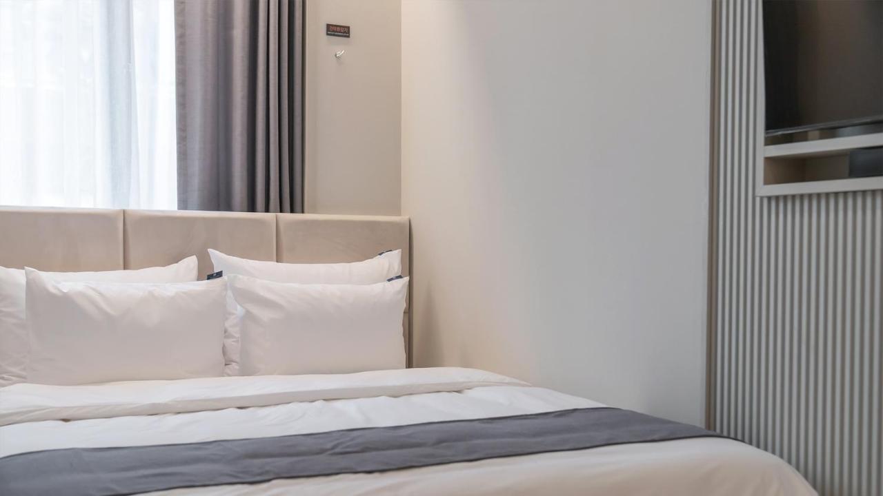 Denbasta Central Hotel Seomyeon Busan Bagian luar foto