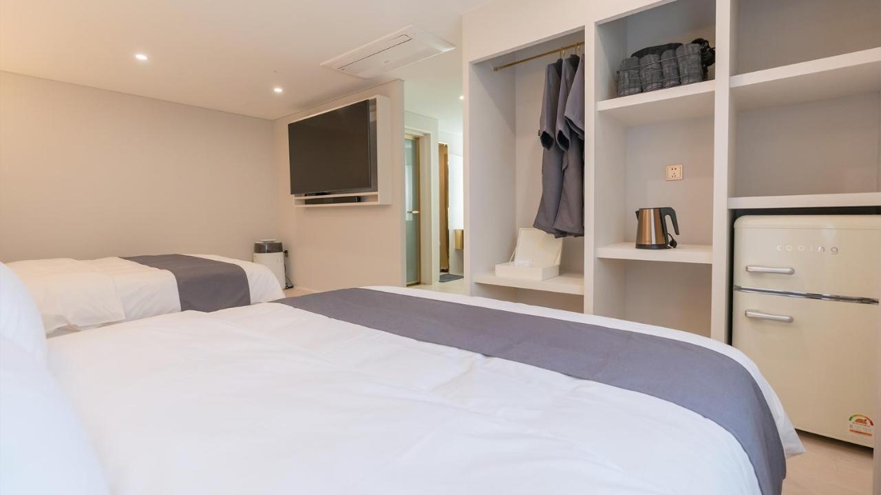 Denbasta Central Hotel Seomyeon Busan Bagian luar foto